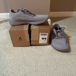 Women’s AllBirds Wool Runners size 8 with original box